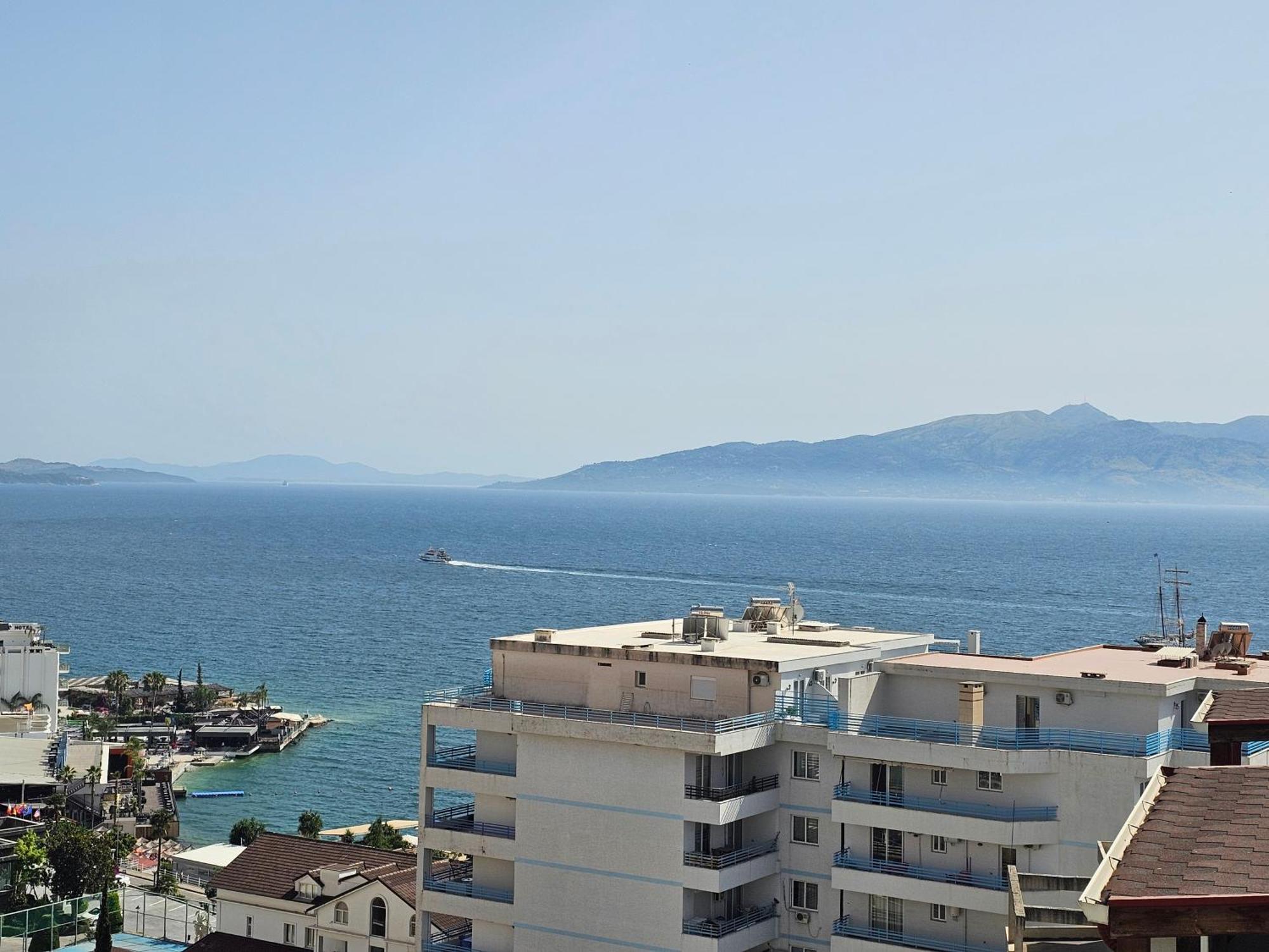 Panoramic Sea View Apartment Sarandë Exteriör bild